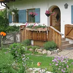 Suzanne's & Gardens