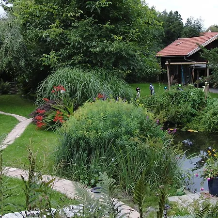 Bed & Breakfast Suzanne's & Gardens 2*