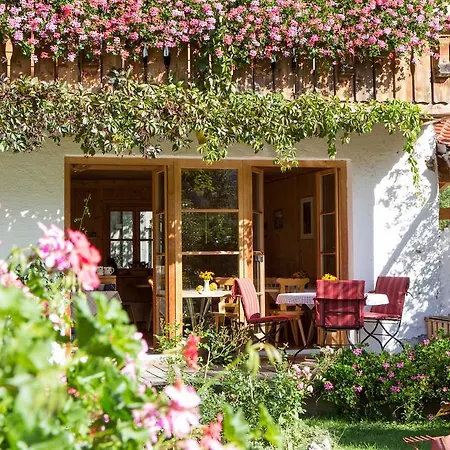 Bed & Breakfast Suzanne's & Gardens