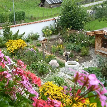 Bed & Breakfast Suzanne's & Gardens 2*