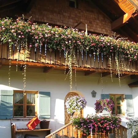 スザンヌズ B＆b ＆ ガーデンズ フュッセン